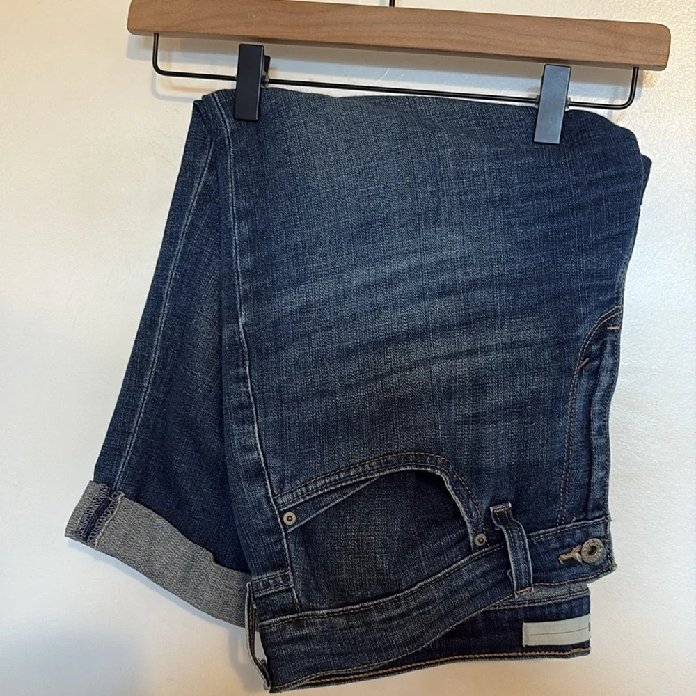 Levi’s Medium Wash Denim Bermuda Shorts 8 / 29